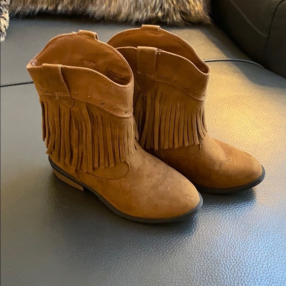 girls fringe boots